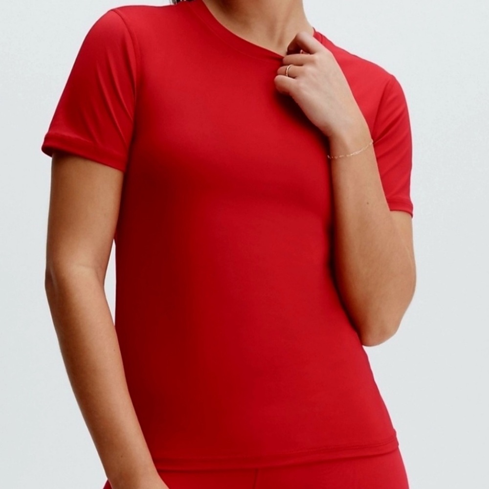 Fabletics Phoenix Lite Short Sleeve Top. Size Small. New With Tags.